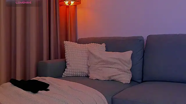 AlessandraCrystal webcam