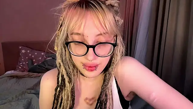 milkmoriee - Milkmoriee's free webcam - UK Sex Cams