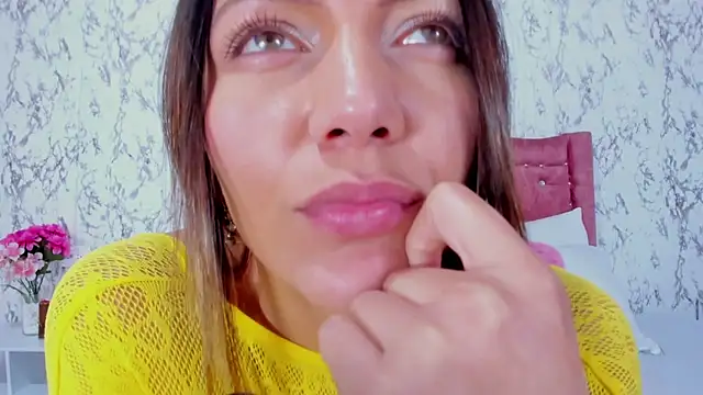 Mia_Malkovaa_ webcam