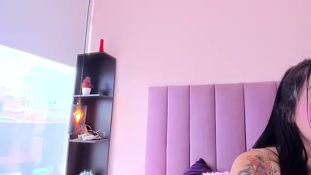 violet_myerrs webcam