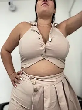 natalia_cleark09 (F young) - Wet my pussy in the nail spa🔥🫢