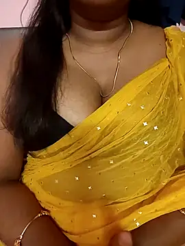 Webcam Model (Keerthee_)  is live.Free join now!