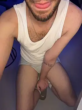 2HARDKURT's live cam