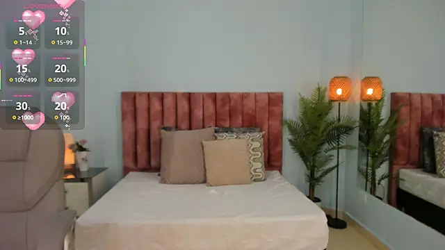 tati_saldarriaga webcam