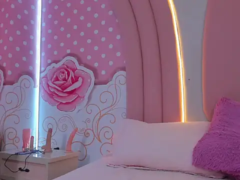 SofiaaBigBoobs webcam