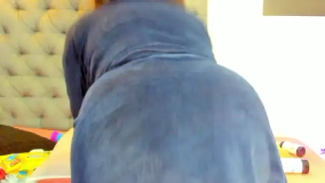 nahiroby_ebony webcam