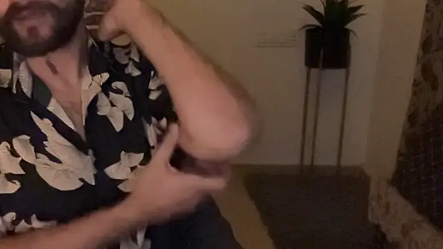 MakeMeAwareAah webcam