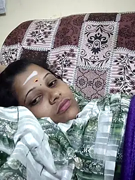 sweetqueen143 webcam stripchat model stream image