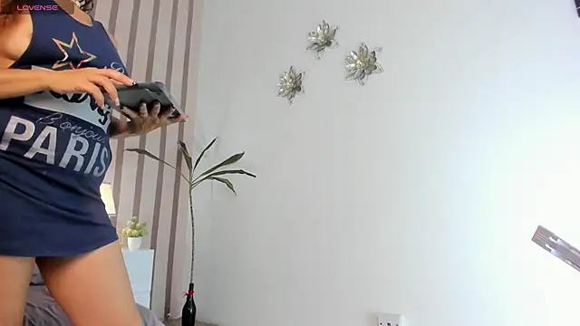 Nahomy_Vargas webcam stripchat model stream image