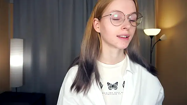 toyapletz - ToyaPletz's free webcam