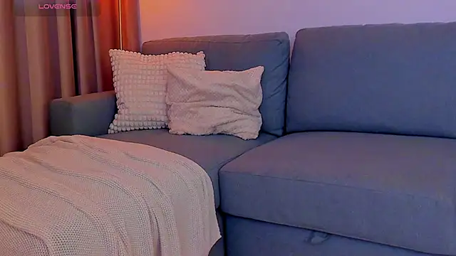 AlessandraCrystal webcam