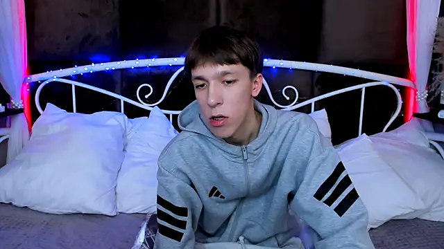 markbranston (M twink) - Cum show