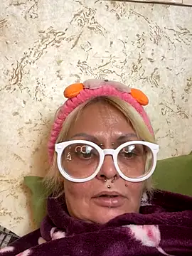 Gardener_of_Illusions webcam stripchat model stream image