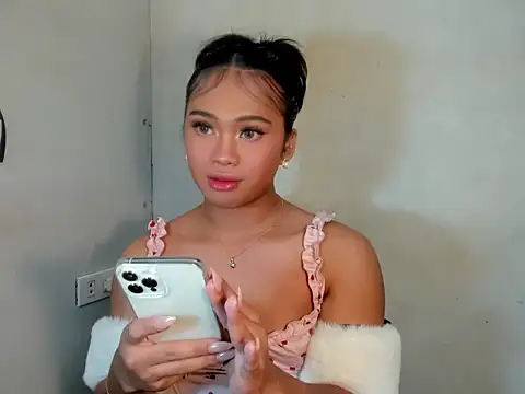 Exotic_alyssa69 webcam