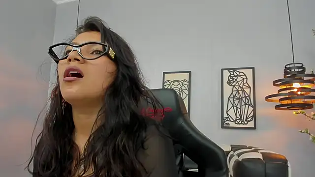 soficuutee - SofiCuutee's free webcam - UK Sex Cams