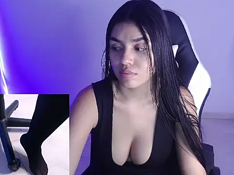 miakhalifa_latin webcam