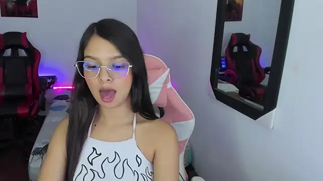 jessi_and_boy (Ask my age) - FUCK FACE AND REMOVE BRA