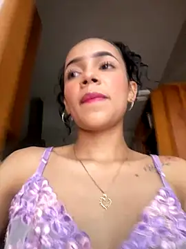 Webcam Model (Isabella_teenn)  is live.Free join now!