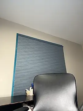 Webcam Model (WomanNextdoor1) is live