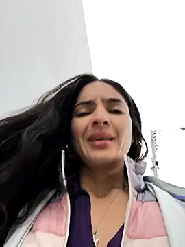 Webcam Model (Sam_Sara)  is live.Free join now!