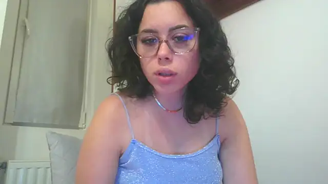 LovelyJulliette webcam