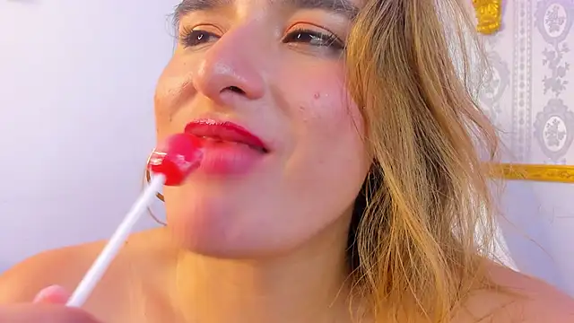 CandyQueenGold webcam