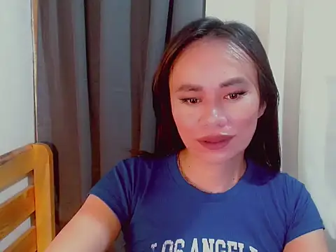 ursweet_yummy webcam