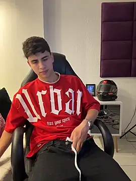 AdrianRinaldi's live cam