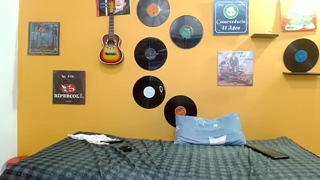 skinnyverus18 webcam