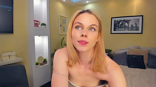 exposed_lizzy webcam