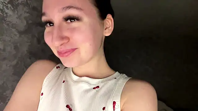 sofiyong - SofiYong's free webcam - UK Sex Cams