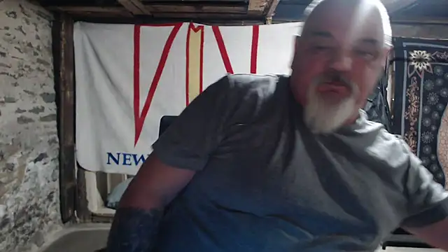 Newfiesausage1972 webcam