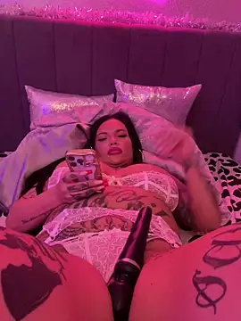 _MelinaCurves_ webcam