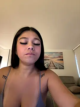 Alyshanon18 webcam