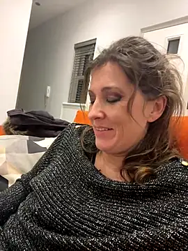 Webcam Model (Lwhite1)  is live.Free join now!