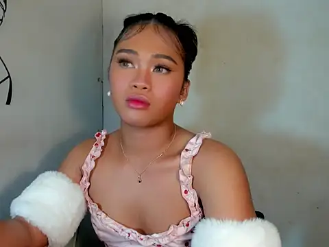 Exotic_alyssa69 webcam