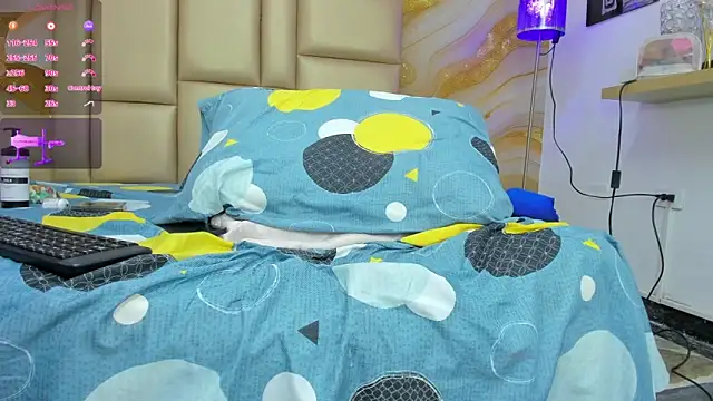 NahomiWalker_ webcam