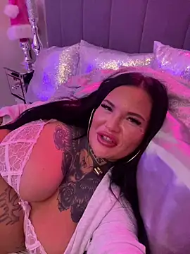 _MelinaCurves_ webcam