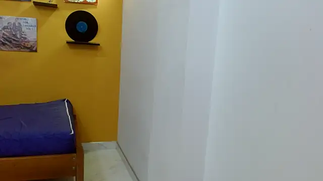 skinnyverus18 webcam