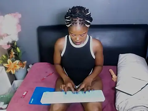Ebonyteen18