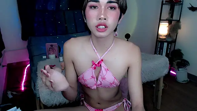 Ivoryhotcummer webcam