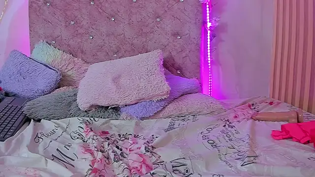 Malory__Jones webcam