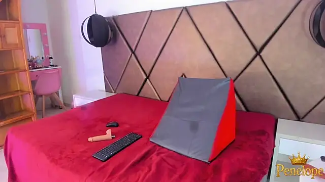 PenelopeGuzman__ webcam