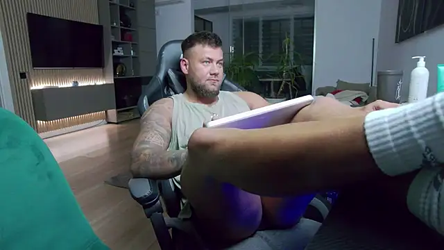 ubbeviking - UbbeViking's free webcam - UK Sex Cams