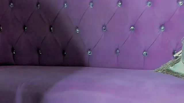 peachie99 - Peachie99's free webcam