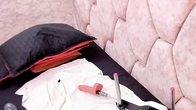 EXOTIC_EBONY_ webcam