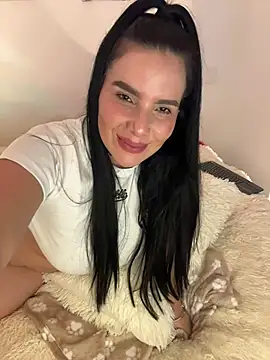 Webcam Model (carol_cruz133)  is live.Free join now!