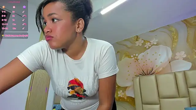 NahomiWalker_ webcam