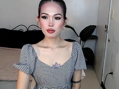 Lara_Salvatore webcam