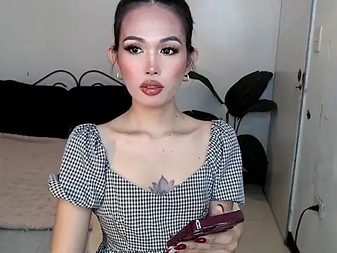 Lara_Salvatore webcam